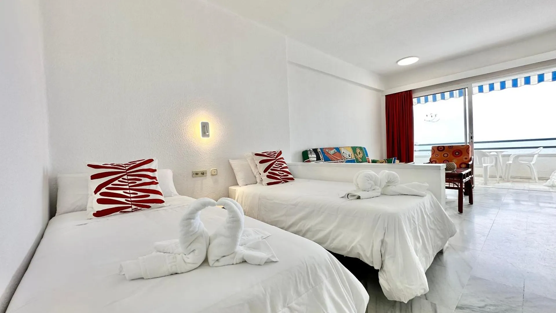 아파트 Atlantis Home (Adults Only) 아데제